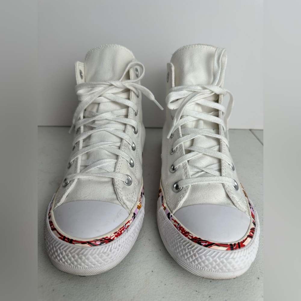 Converse Chuck Taylor All Star High-Top Sneakers w/Patterned Sole Size 9 Women’s